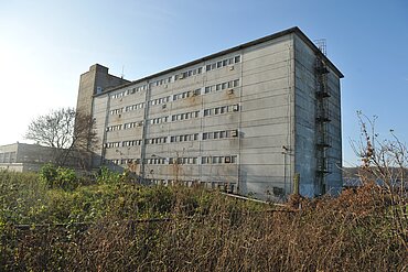 Das Schweinehochhaus in Maasdorf bei Köthen
